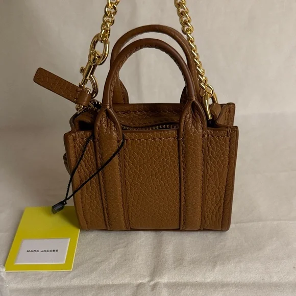 The Nano Tote Bag Charm - Picture 3 of 10